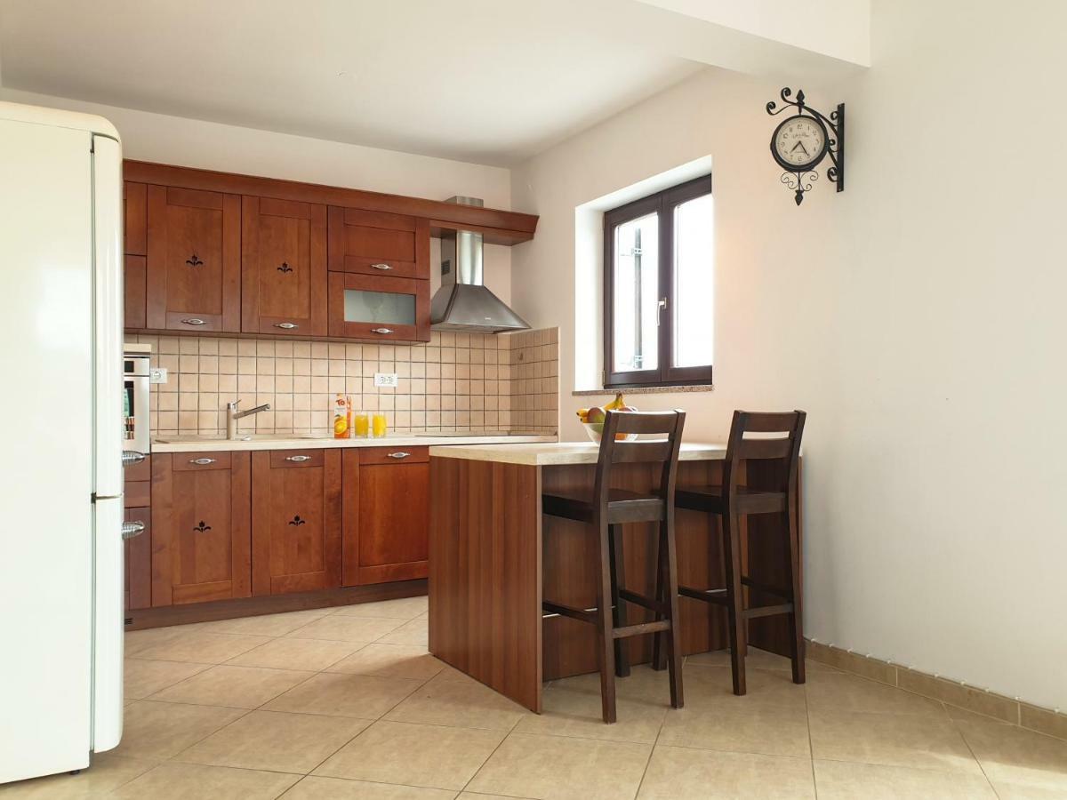 Apartment Oliva Yourcroatiaholiday Premantura Eksteriør billede